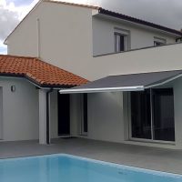 Extension et Rénovation d'une villa au Nord-Est de Toulouse: Création suite parentale sur sous sol en toit terrasse, réalisation d'une piscine avec terrasse carrelée, modifications et réfraichissement de l'existant.