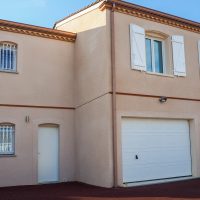 Extension d'une habitation au Nord-Est de Toulouse: Transformation du porche avant en habitable pour agrandir le séjour, création d'une aile avec sous-sol et d'une suite parentale de 20 m2.